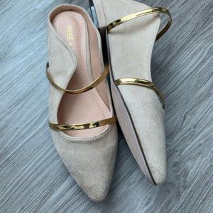 💛 Chase & Chloe Pointy Toe NUDE Gold Suede Flats